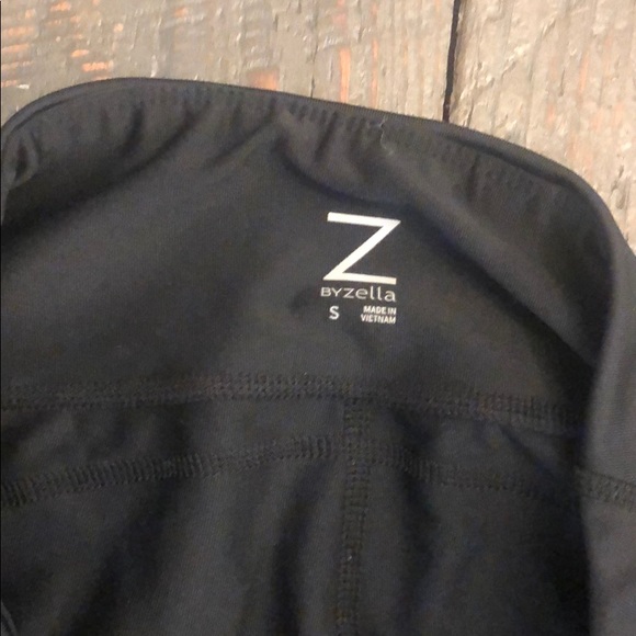 Black workout pants. Size Small - Picture 3 of 5